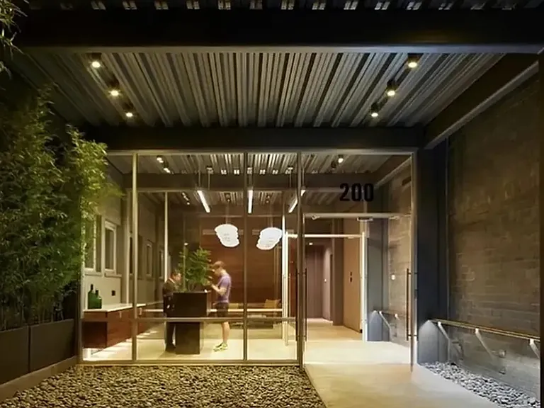 200 E 11th St #Penthouse 3 — Photo 11