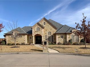 2112 Highview Ct, Hurst, TX 76054