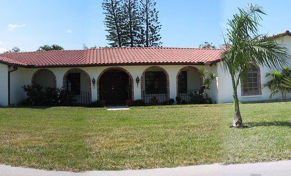 Earlier photo--Palms mature now