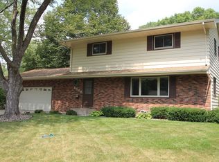 8530 Patsy Ln, Golden Valley, MN 55427