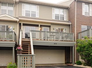 672 W Parkside Dr, Palatine, IL 60067