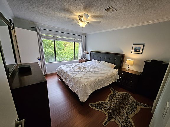 Bedroom 1 (primary)