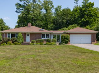 16 Valley Pond Rd, Katonah, NY 10536