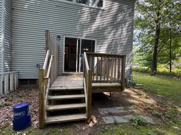 2388 Main St APT 4, Colchester, VT 05446