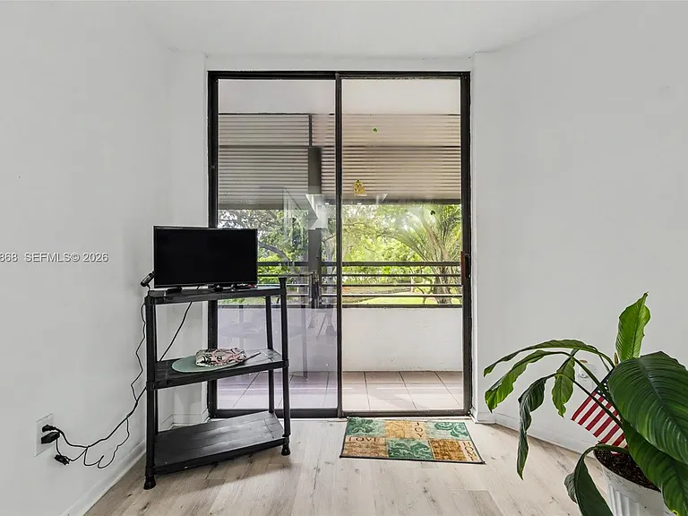 1410 Sheridan St #12I — Photo 7