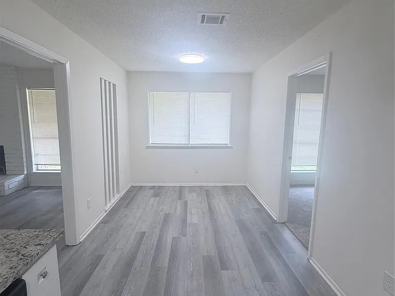 8119 Knightwood Forest Dr — Photo 16