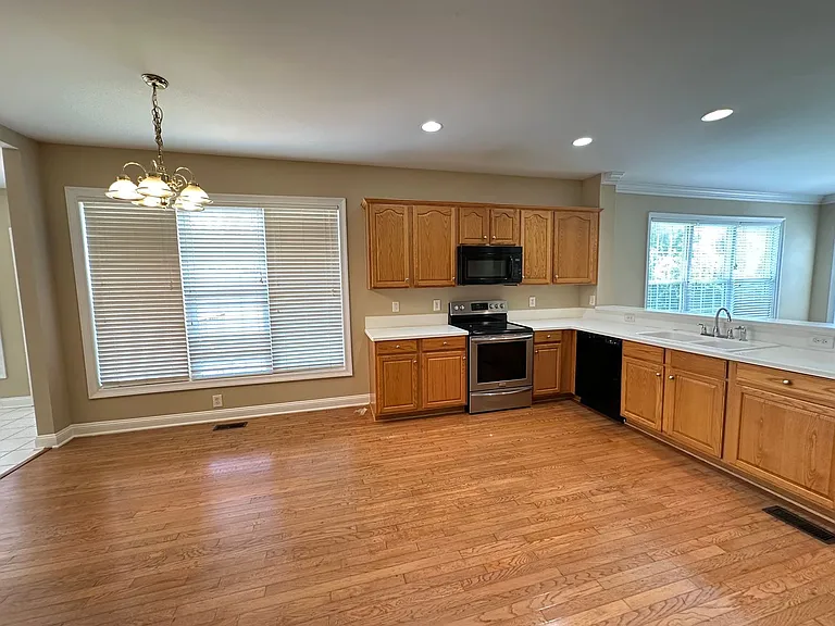 6378 Clubside Dr — Photo 8