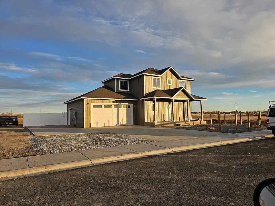 Picture of front of the house