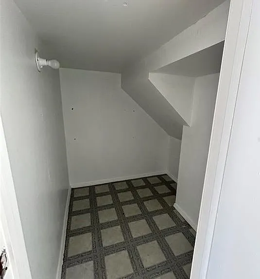 2608 Spring Hill Dr — Photo 32