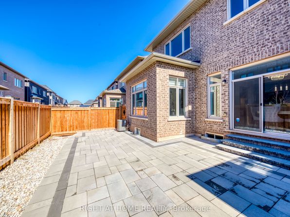 63 Carnegie Dr, Oakville, ON L6H 0V9