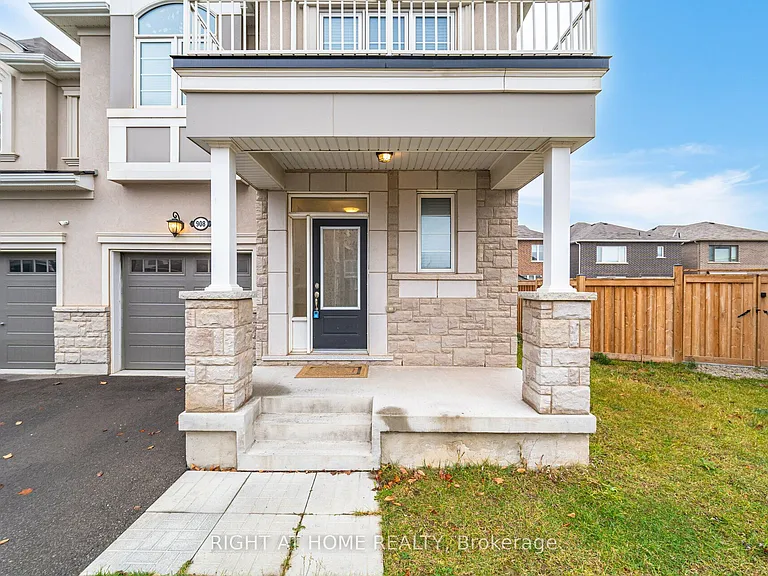 908 Sumac Cres — Photo 4