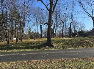 Hillside Rd, Lake Geneva, WI 53147