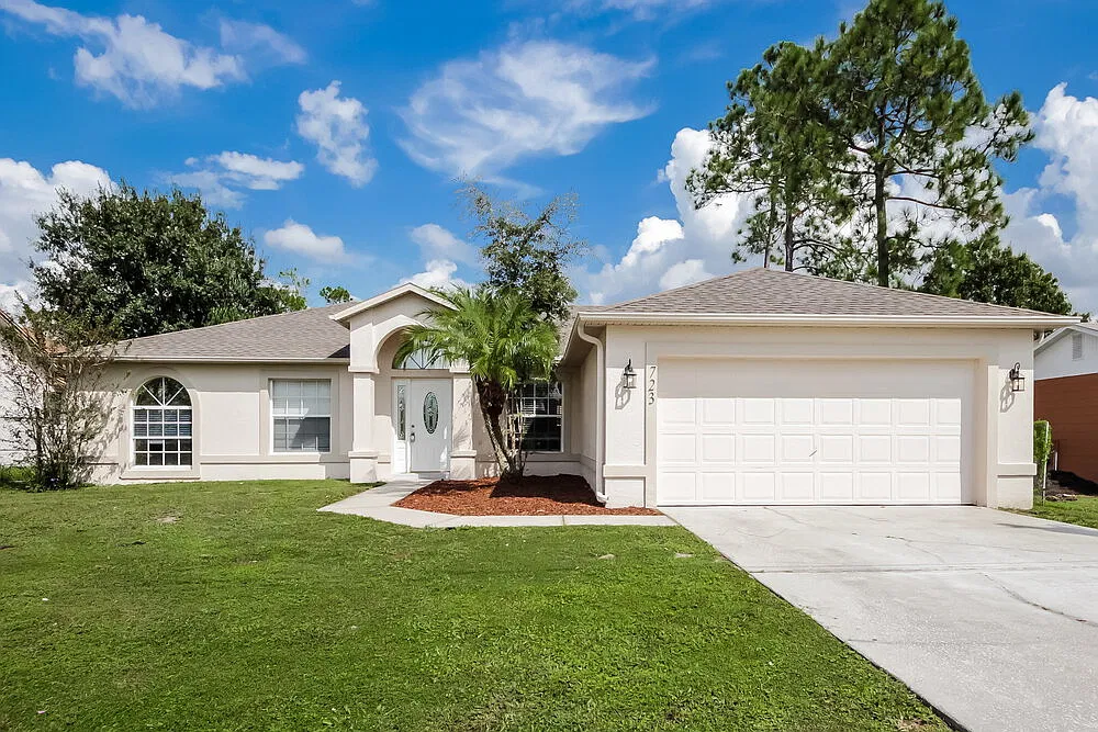 3 bed, 2.0 bath, 1767 sqft, $2,165 — Photo 1
