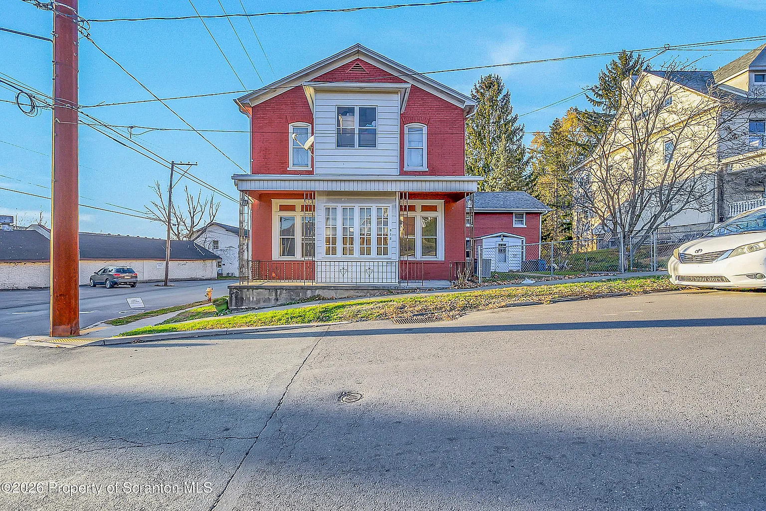 714 Smith St photo 1