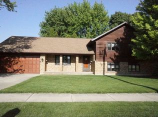 810 S 7th St, Dekalb, IL 60115