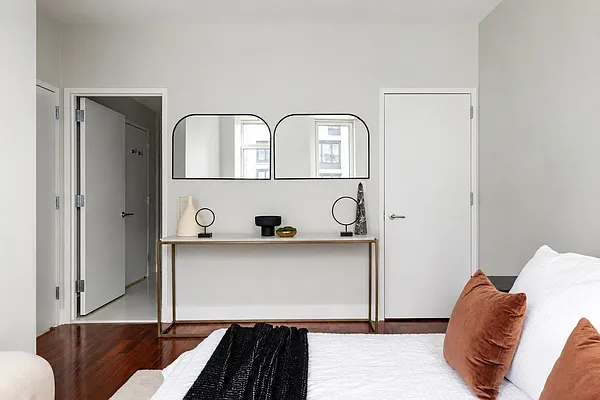 Bedroom, photo 1