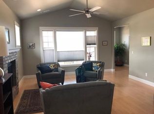 3855 Creek Mont Dr, Medford, OR 97504