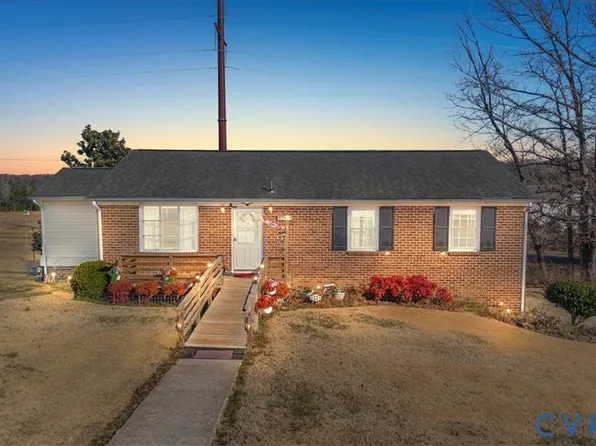 3909 Cambridge Pl, Hopewell, VA 23860