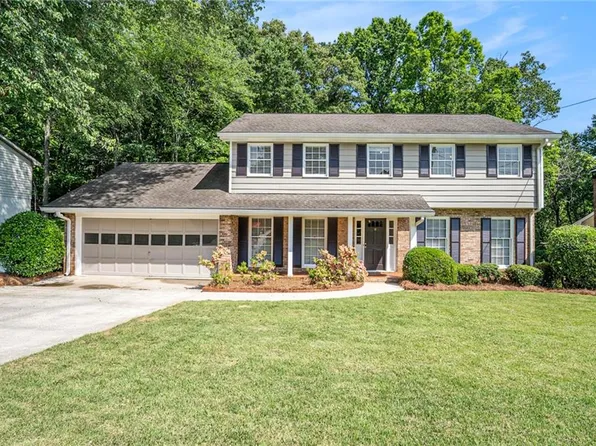 1703 W Nancy Creek Dr, Atlanta, GA 30319