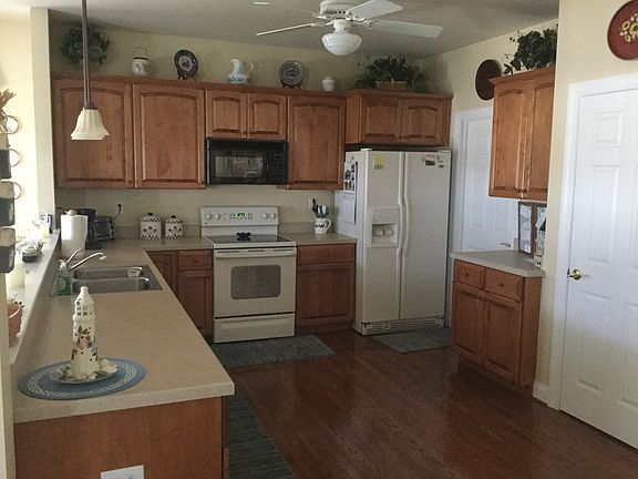 Spacious Kitchen with Pantry