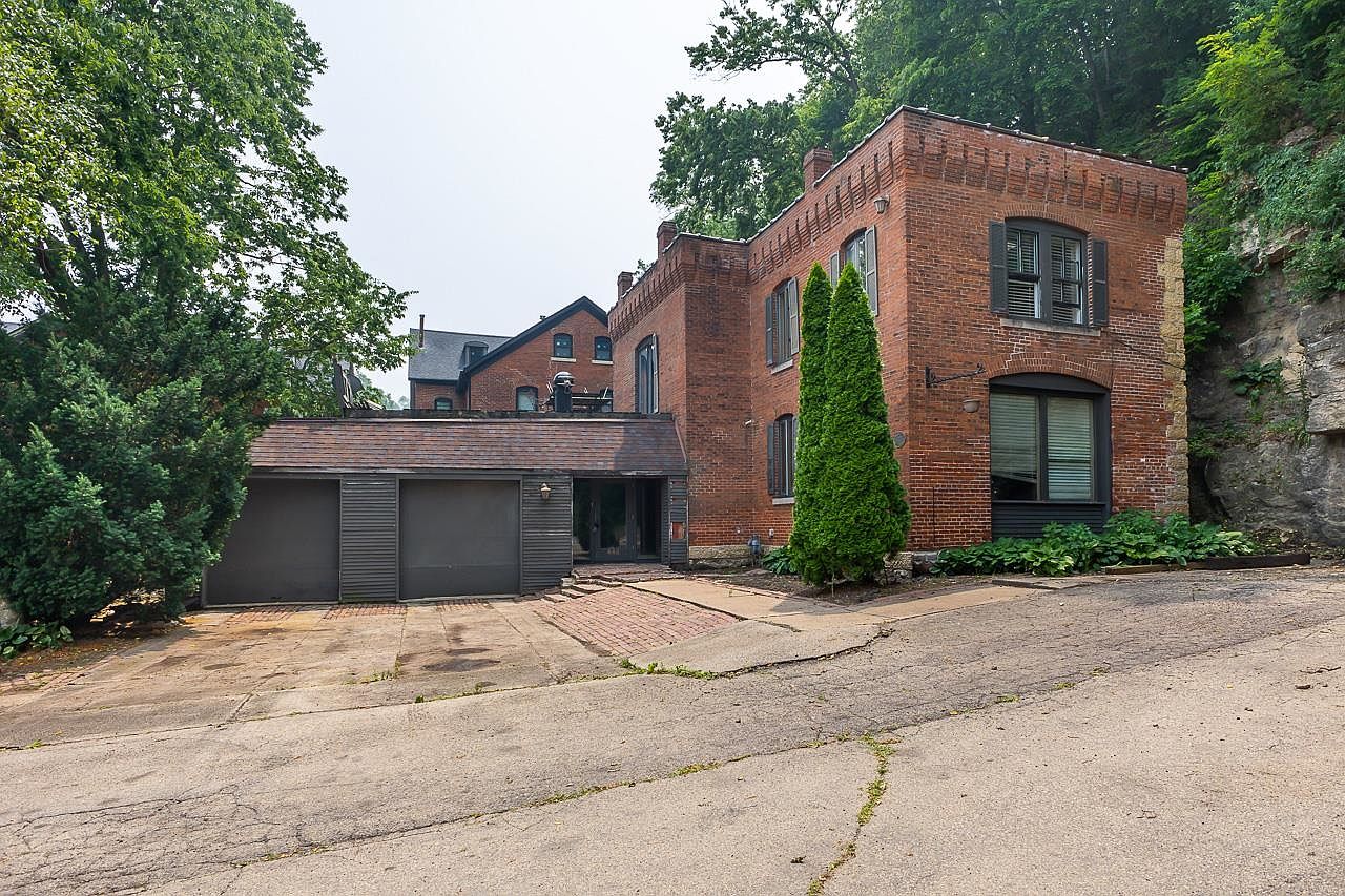 445 Bluff St, Dubuque, IA 52001 MLS 148353 Zillow