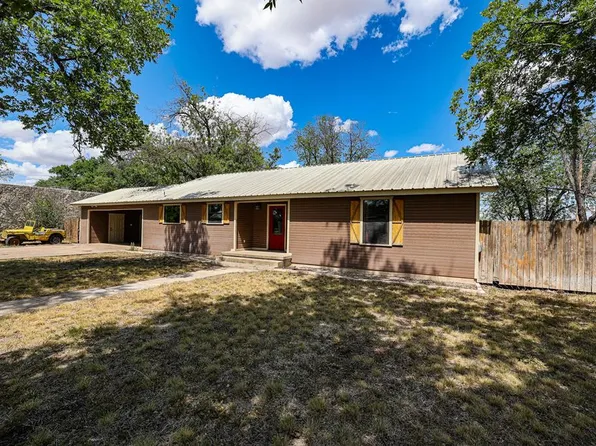 1207 Avenue B, Ozona, TX 76943