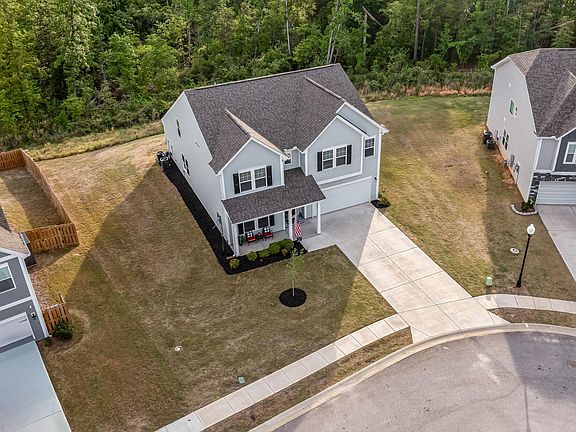 3rd image of 126 Yellow Birch Way