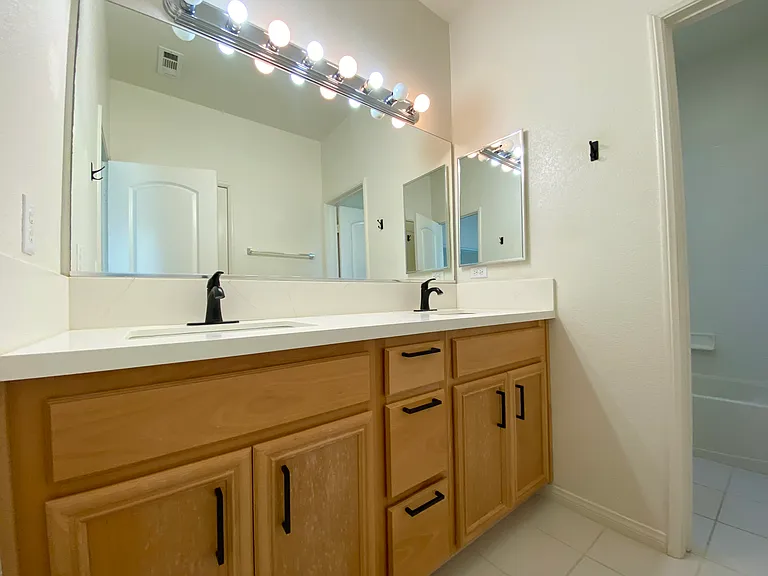 8692 Belmont St #B — Photo 16