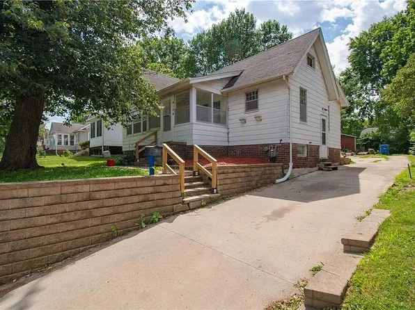 4104 11th St, Des Moines, IA 50313