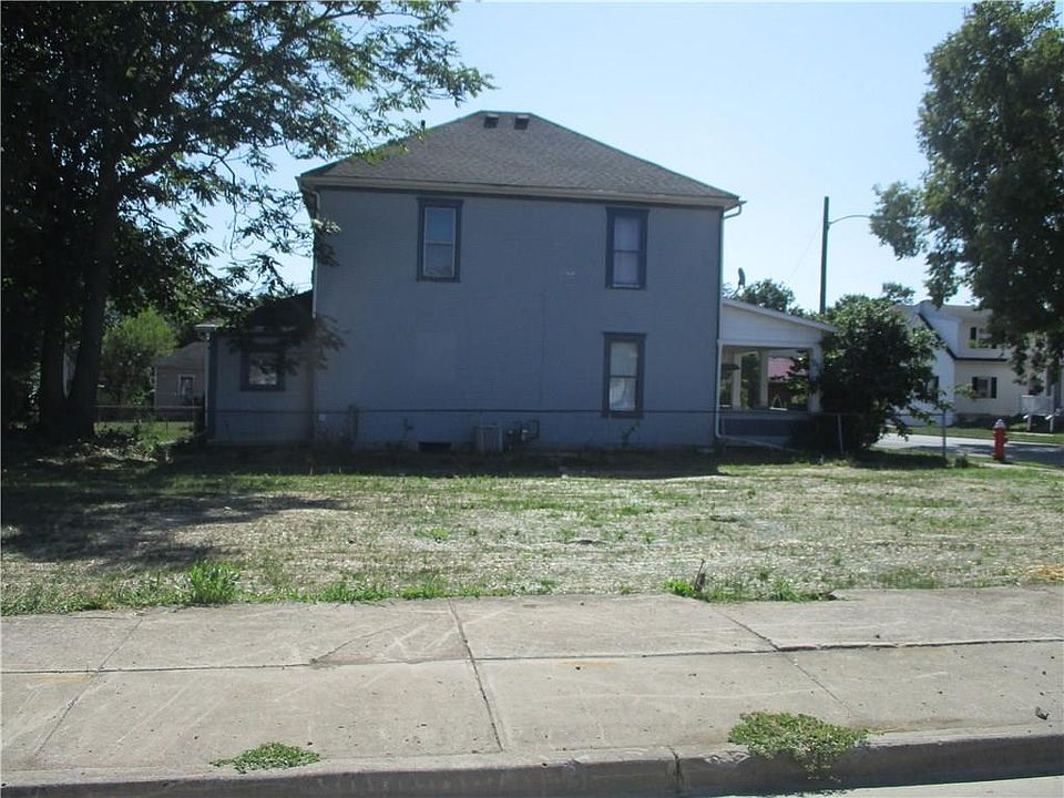 2nd image of 1038 Park Ave #38