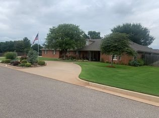 2311 Sunup Pl, Clinton, OK 73601