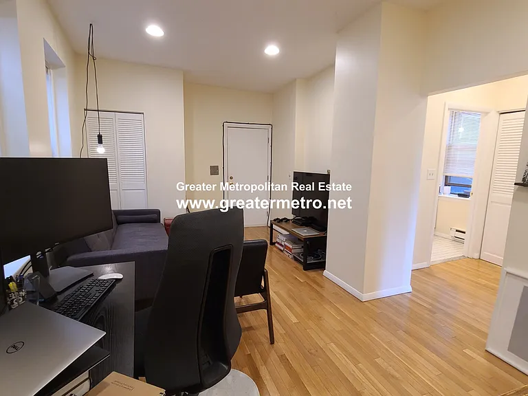 16 Foster St #8 — Photo 2