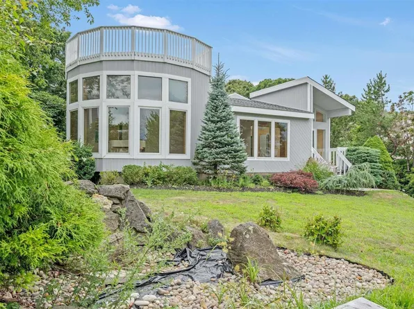 24 Contessa, Port Jefferson, NY 11777