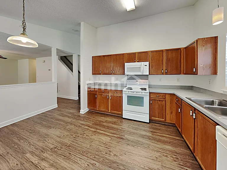 855 Anchor Way NE — Photo 3