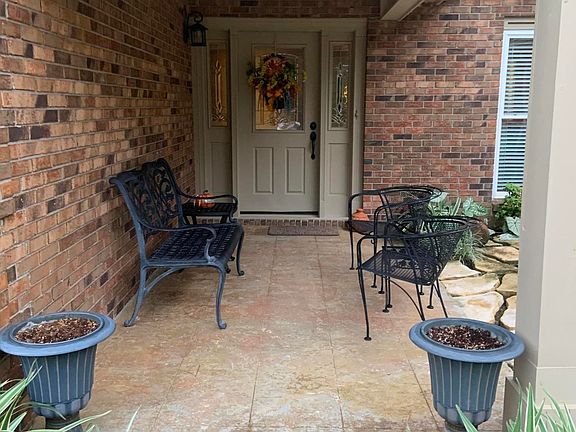 5th image of 2350 Park Place Dr