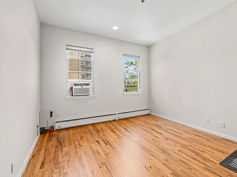 610 2nd St #1R — Photo 13