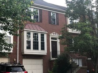 2036 Madrillon Springs Ct, Vienna, VA 22182