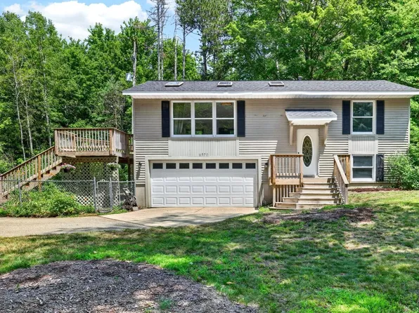 6570 Holly Dr, West Olive, MI 49460