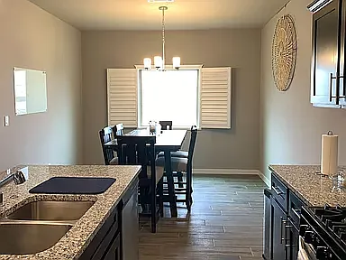 3 bed, 1736 sqft, $1,900 — Photo 4