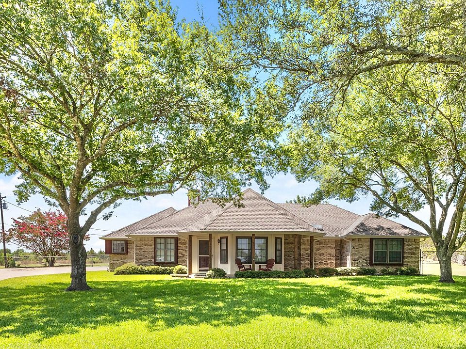 1st image of 740 Squire Pl