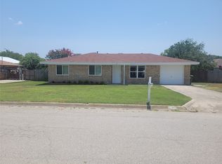 5 Cole Cir, Krum, TX 76249