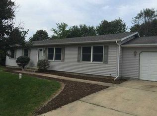 709 W Maple Ln, La Porte, IN 46350