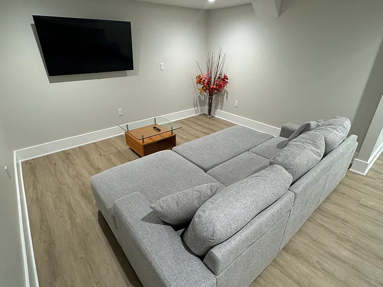 5726 Clarence Ave — Photo 7