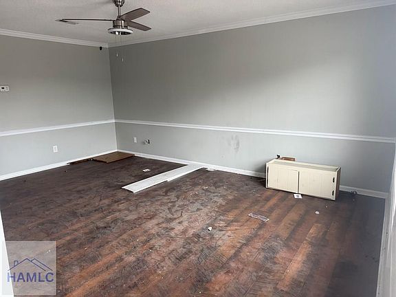 3rd image of 1100 Pineland Ave APT 9C