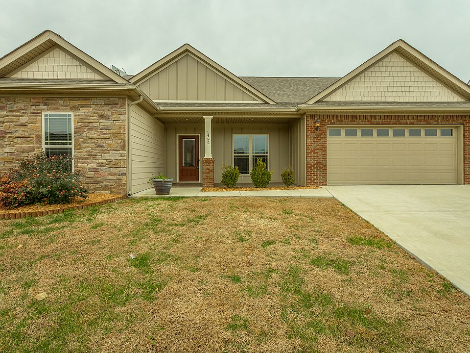 5492 Mandarin Circle