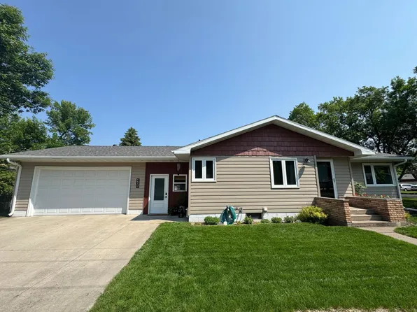 401 5th St NE, Barnesville, MN 56514