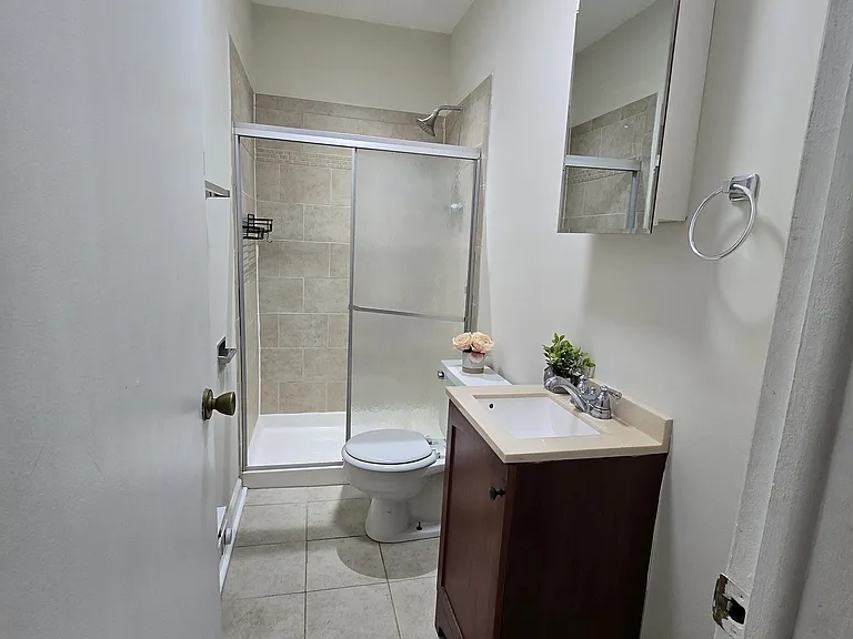 917 W Waveland #1A — Photo 5