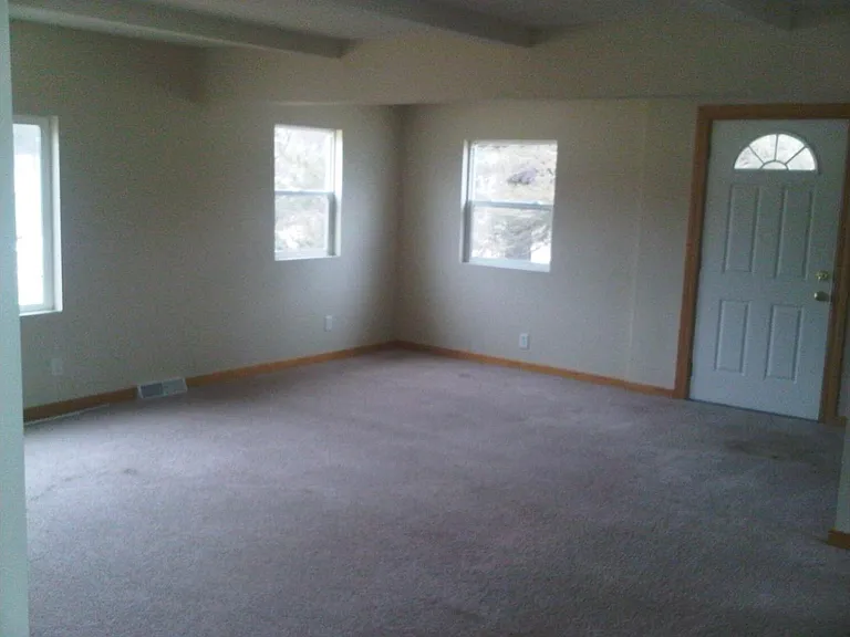21025 Davenport St NE — Photo 6