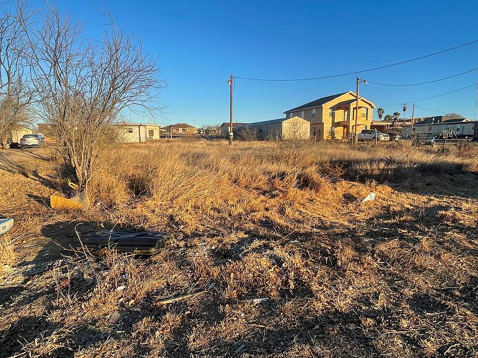 2nd image of 498 Ranchitos Rd