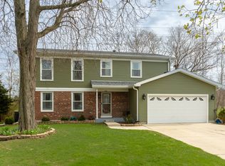 1201 N Scarlet Ct, Addison, IL 60101